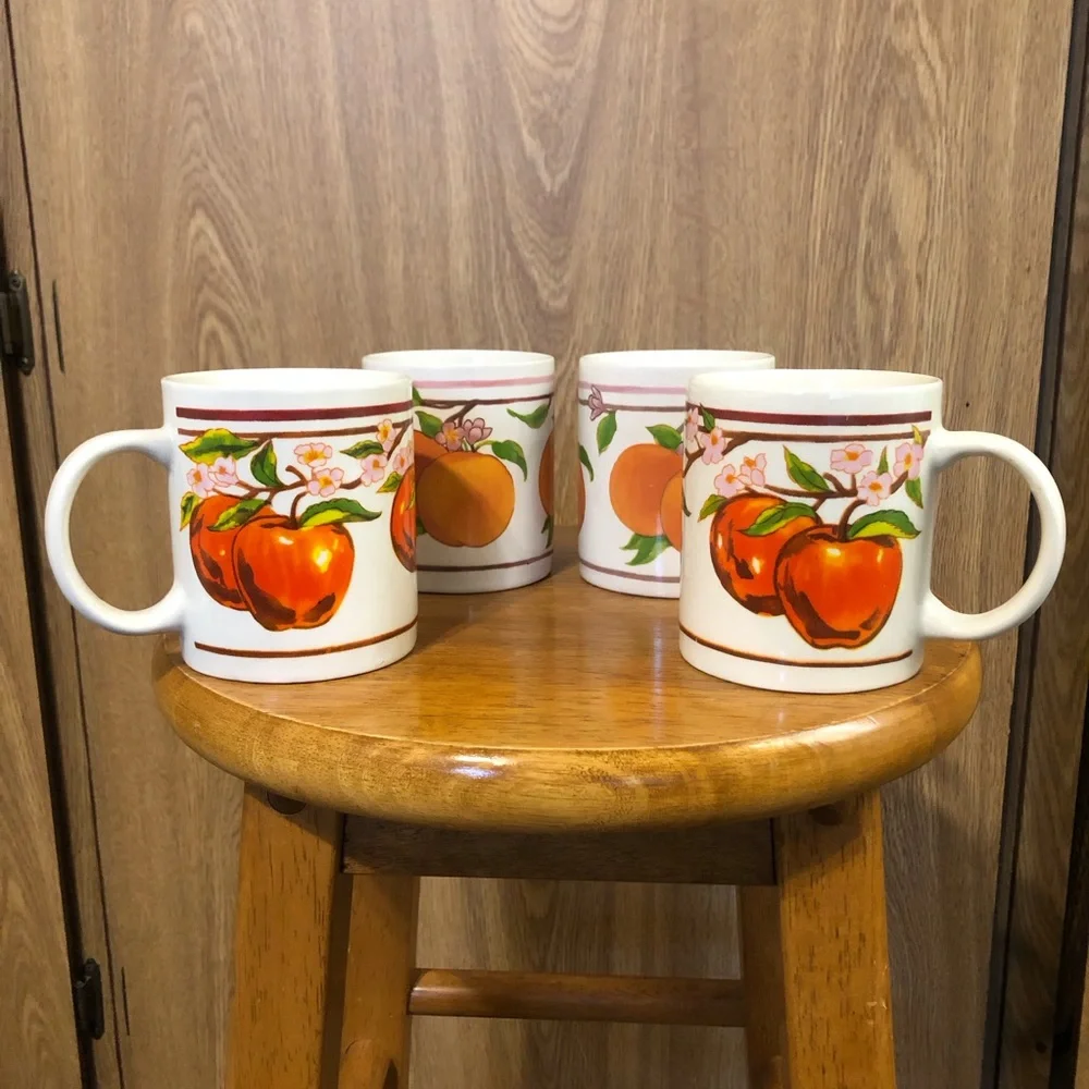 Vintage Style Mid Century Fruit Mug Set